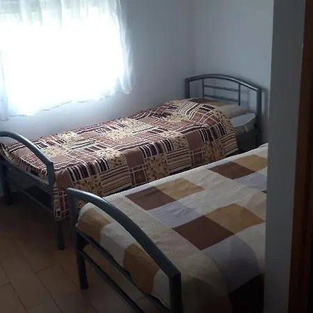 V Apartment *