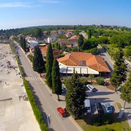 V Apartament